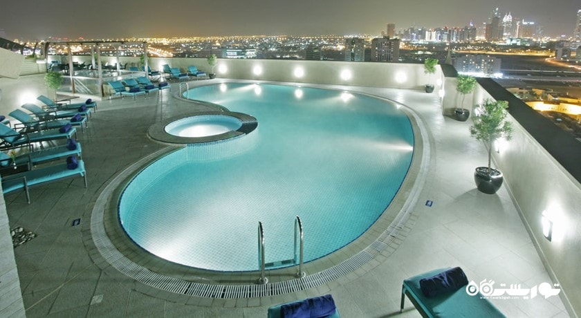 استخر روباز هتل آئوریس پلازا